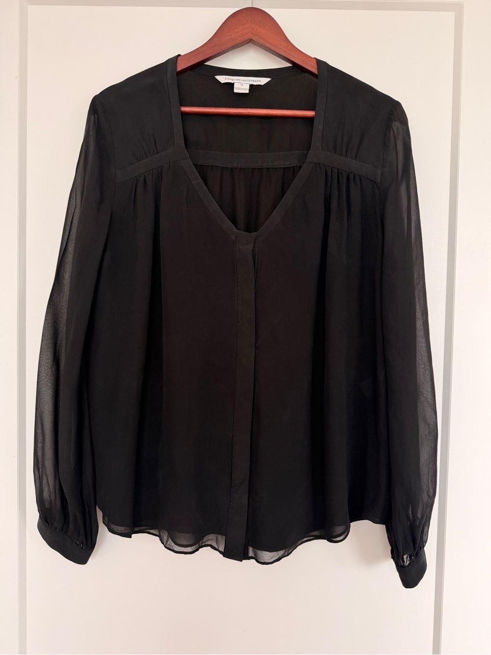 Diane Von Furstenberg 100% Silk Black Sheer V-Neck Long-Sleeve Blouse
